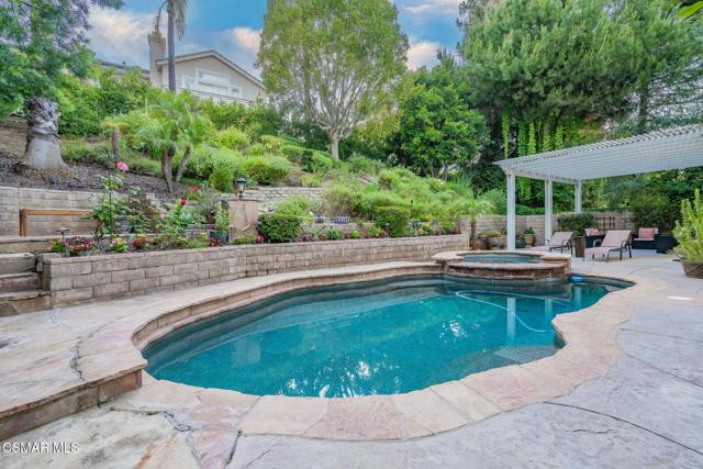 535 Winncastle Street, Simi Valley CA: https://media.crmls.org/mediaz/0f73a1e6-0c2d-4d53-b397-846791943721.jpg