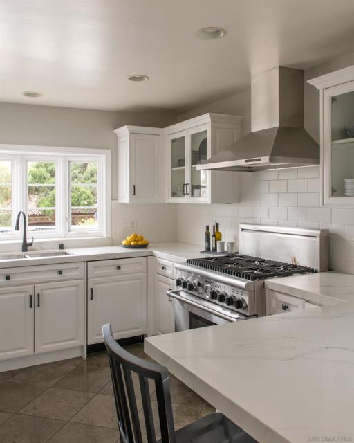5839 Camino De La Costa, La Jolla CA: https://media.crmls.org/mediaz/0f73d24c-4813-4655-b164-1ba3489678fc.jpg