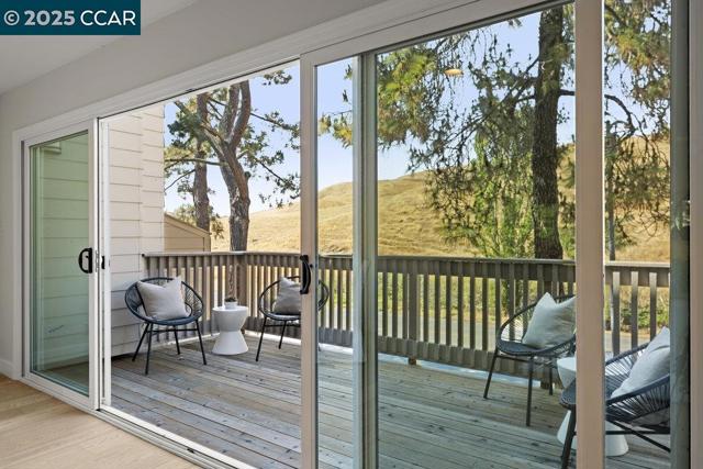 412 Woodminster, Moraga CA: https://media.crmls.org/mediaz/0f749375-80ca-46bf-b38e-7b892fa594c8.jpg
