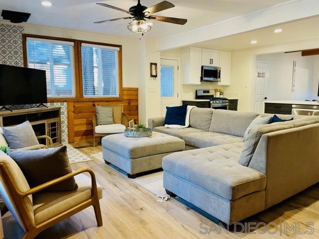 41489 Comstock Ln, Big Bear CA: https://media.crmls.org/mediaz/0f75e7b1-1857-441e-a0fc-4cfdc46d1dce.jpg