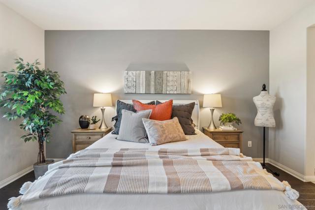 16675 Gill Loop, San Diego CA: https://media.crmls.org/mediaz/0f75ee96-5562-4a39-9299-b5a993f3f9dd.jpg