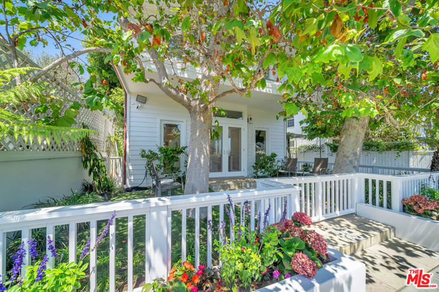 Image 3 of 43 For 2620 Grand Canal