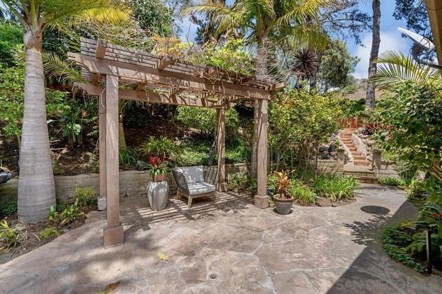 7645 Caminito Coromandel, La Jolla CA: https://media.crmls.org/mediaz/0f7625d5-c86d-4824-b4d5-e39210142877.jpg