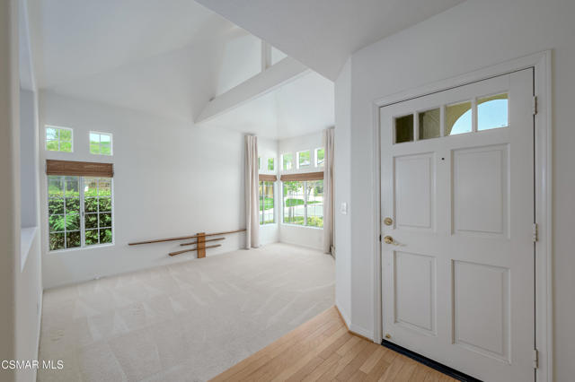 3695 Mapleknoll Place, Thousand Oaks CA: https://media.crmls.org/mediaz/0f769463-882b-4dfe-bbf6-cc3c9185db6b.jpg