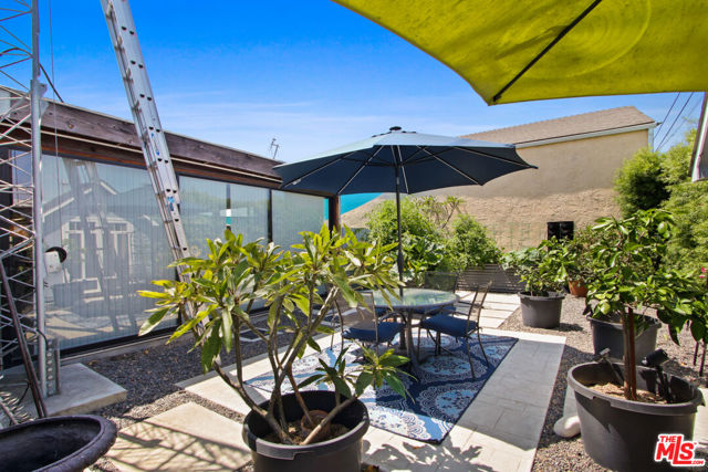 1644 W Wilmington Boulevard, Wilmington CA: https://media.crmls.org/mediaz/0f76b4bc-d2a0-48e3-9dd2-5c71fbea0937.jpg