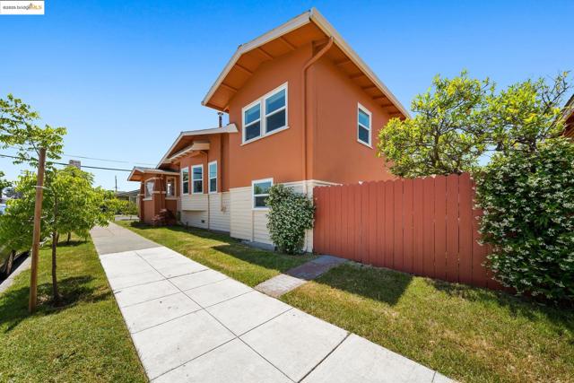 1547 68Th Ave, Oakland CA: https://media.crmls.org/mediaz/0f76c040-b590-45b4-af9e-7aec6a6f3300.jpg