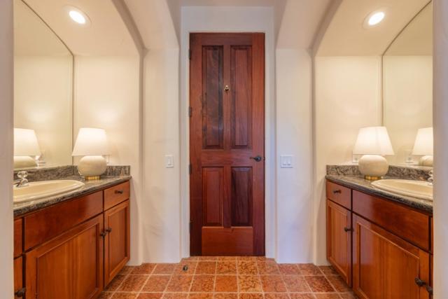 11725 Camino Escondido Road, Carmel Valley CA: https://media.crmls.org/mediaz/0f77c5e6-349b-4275-982a-0641eb279f84.jpg