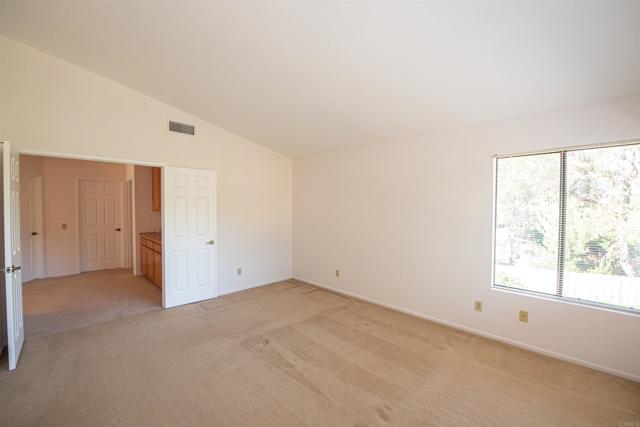 2432 Live Oak Road, Escondido CA: https://media.crmls.org/mediaz/0f798c54-eda5-49f9-b6a7-88cdd0f5da21.jpg
