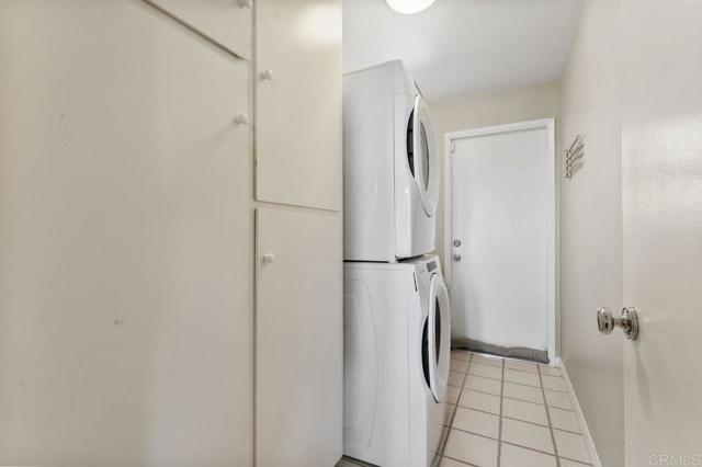 4331 Summit Drive, La Mesa CA: https://media.crmls.org/mediaz/0f79f07c-a534-47ac-b2ca-14b32070cdd5.jpg