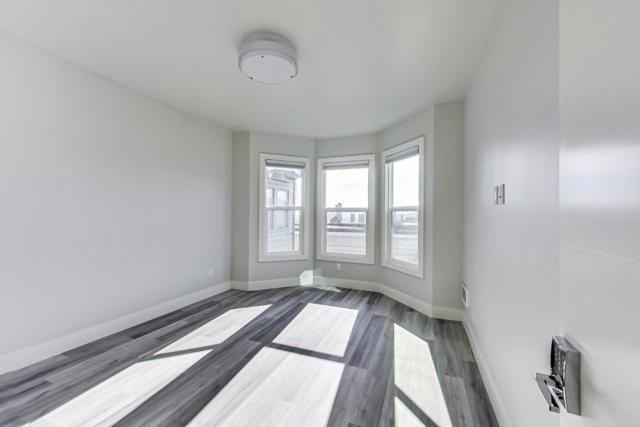 811 Oak Street, San Francisco CA: https://media.crmls.org/mediaz/0f7b038c-d7d5-46d4-a303-6ebeb3a596da.jpg