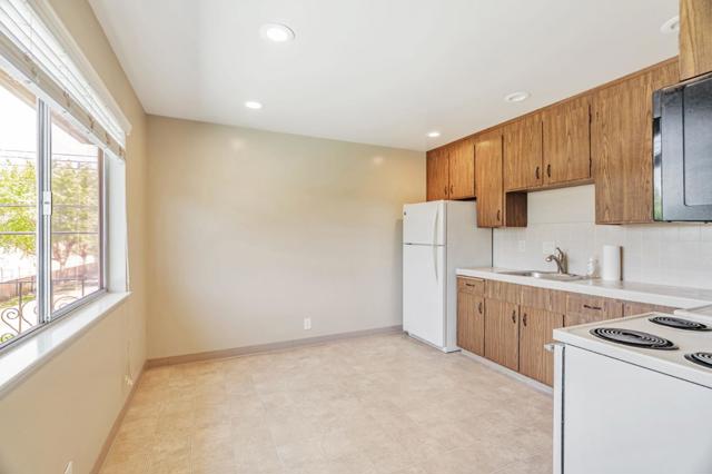 869 Bing Drive, Santa Clara CA: https://media.crmls.org/mediaz/0f7b14fc-30cf-4c8a-a4f6-a94d677a72fd.jpg