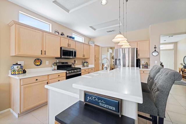 37261 Medjool Avenue, Palm Desert CA: https://media.crmls.org/mediaz/0f7b2089-8b54-4f9b-b91e-eb18ac2b95e3.jpg