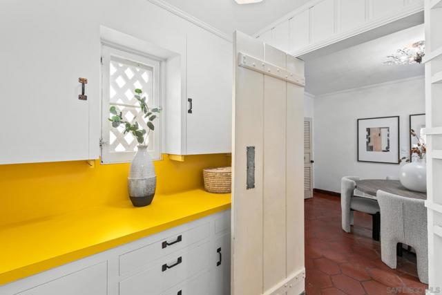 7520 Hillside Dr, La Jolla CA: https://media.crmls.org/mediaz/0f7bfa0a-0350-4c94-9955-ed0f6baa3f04.jpg