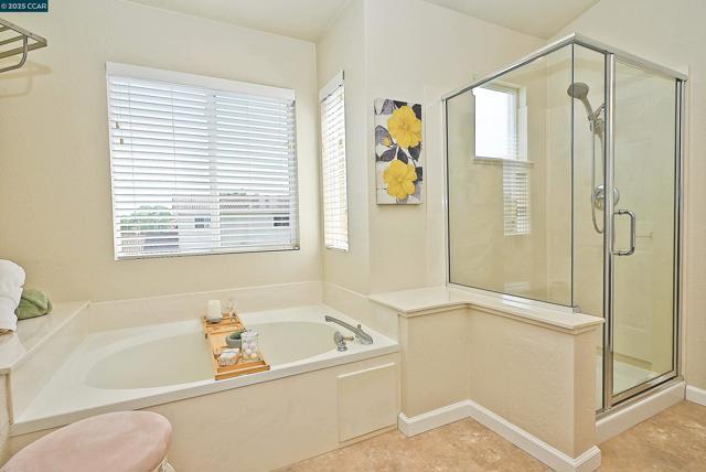 663 Greylyn Dr, San Ramon CA: https://media.crmls.org/mediaz/0f7c4717-8b7b-457b-8946-3a56e4be9851.jpg