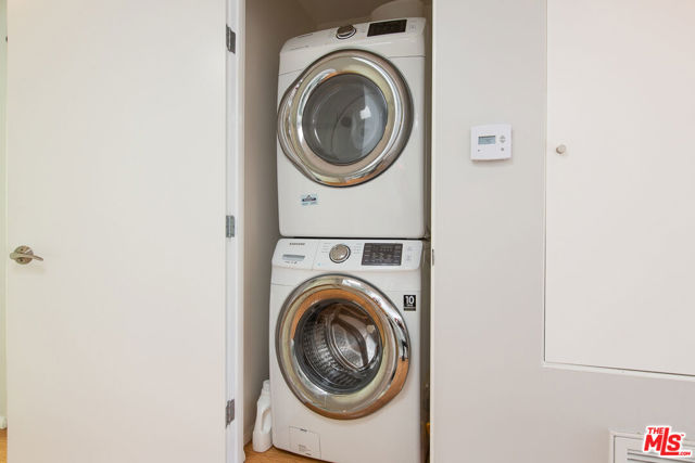 3907 De Longpre Avenue, Los Angeles CA: https://media.crmls.org/mediaz/0f7d22ed-6367-43ff-954c-5f349115c4e5.jpg