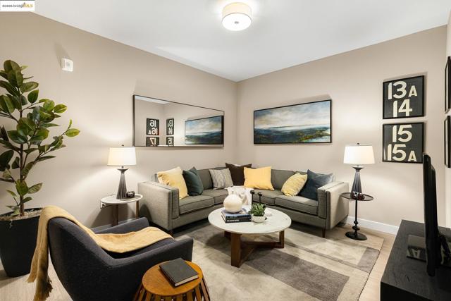 28946 Parkridge Lp, Hayward CA: https://media.crmls.org/mediaz/0f7dbe1d-f29a-497b-8c4e-2ad63a5c589f.jpg