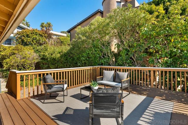 2506 Via Merano, Del Mar CA: https://media.crmls.org/mediaz/0f7e48f7-4783-4b42-be0d-0eb53954efb7.jpg