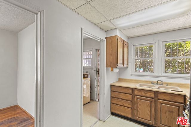 4030 Boise Avenue, Los Angeles CA: https://media.crmls.org/mediaz/0f7e6adf-88b7-43fe-a647-d6ea303d3dcf.jpg