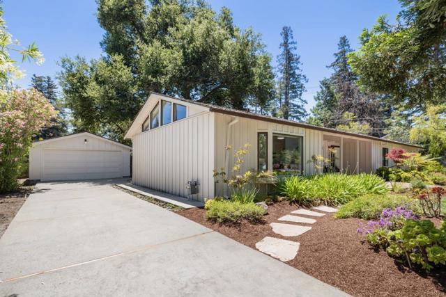 1235 Montclaire Way, Los Altos CA: https://media.crmls.org/mediaz/0f7ed3d9-551a-4b62-9cf1-bc86b1481ca3.jpg