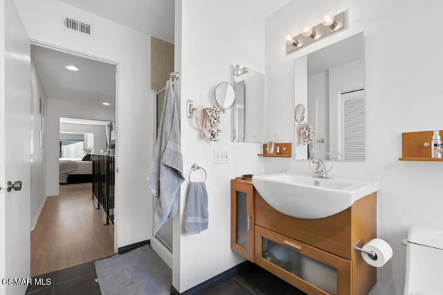 1218 S Westlake Boulevard, Westlake Village CA: https://media.crmls.org/mediaz/0f7ee94a-0e7f-4149-961c-ac719d20b501.jpg