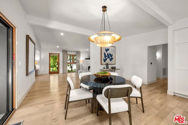 8811 Wonderland Avenue, Los Angeles CA: https://media.crmls.org/mediaz/0f7f4acb-8e4a-43f1-a845-c98a78764f4b.jpg
