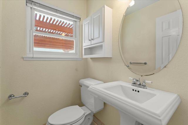 1239 Swaner Drive, Gilroy CA: https://media.crmls.org/mediaz/0f7fd40e-2688-4ca4-9d03-76a38ad1ebac.jpg