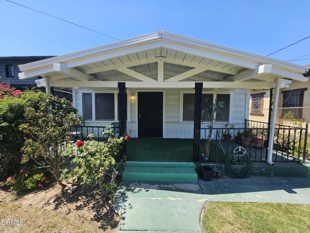 Detail Gallery Image 1 of 24 For 851 N Rampart Bld, Los Angeles,  CA 90026 - 2 Beds | 1 Baths