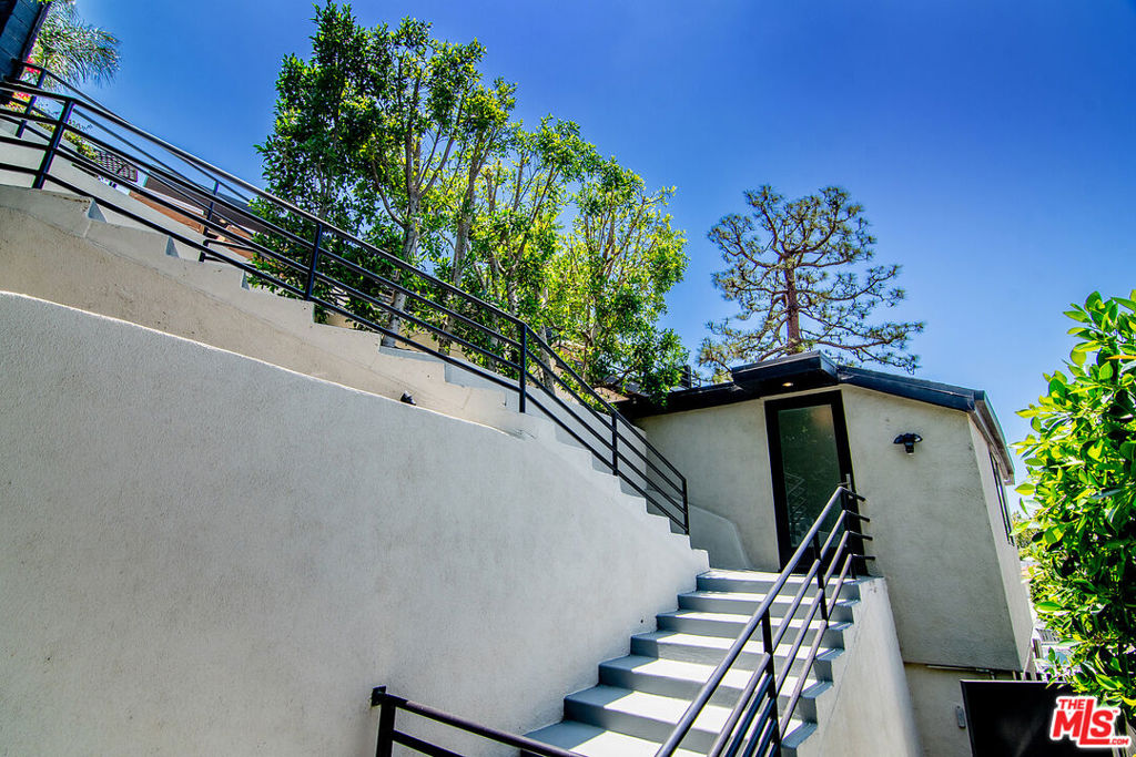 3838 Buena Park DriveStudio City img 46