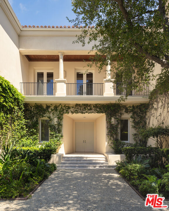 8 Bed Home for Sale in Los Angeles, California