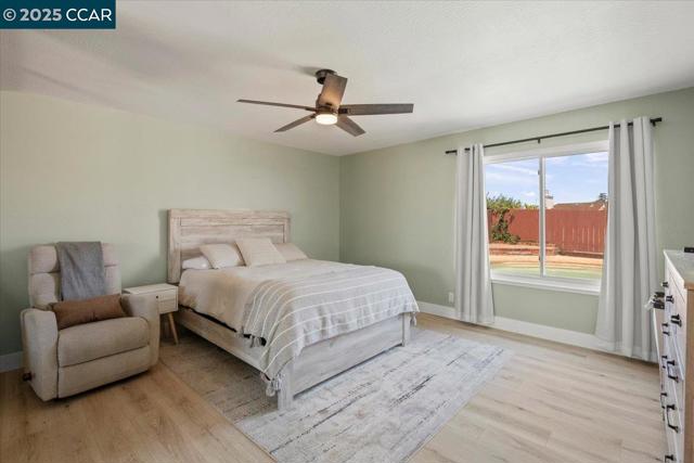 118 Cottonwood Ct, Hercules CA: https://media.crmls.org/mediaz/0f812a34-8d02-4189-8fb4-6759878259ac.jpg
