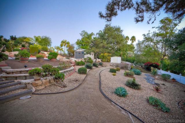 2848 Sunset Hills, Escondido CA: https://media.crmls.org/mediaz/0f814f9a-0ad8-47bf-b975-5508cfb7db95.jpg