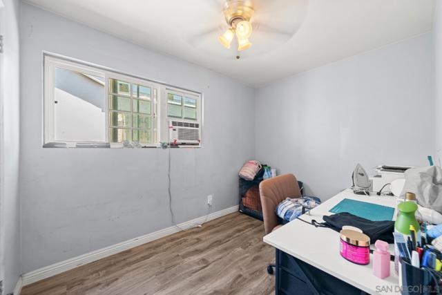 4015 Boston Ave, San Diego CA: https://media.crmls.org/mediaz/0f81ecaf-3321-4ee7-8905-431022243c27.jpg