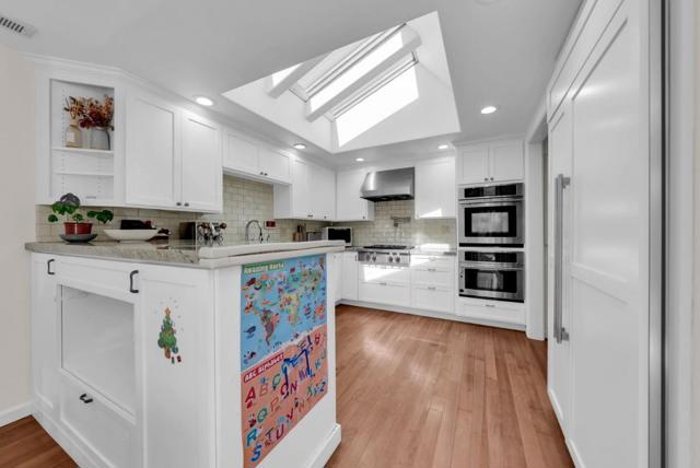 1024 Berkeley Avenue, Menlo Park CA: https://media.crmls.org/mediaz/0f821292-c0ec-4cb0-98fd-6b9ce2e25a0d.jpg