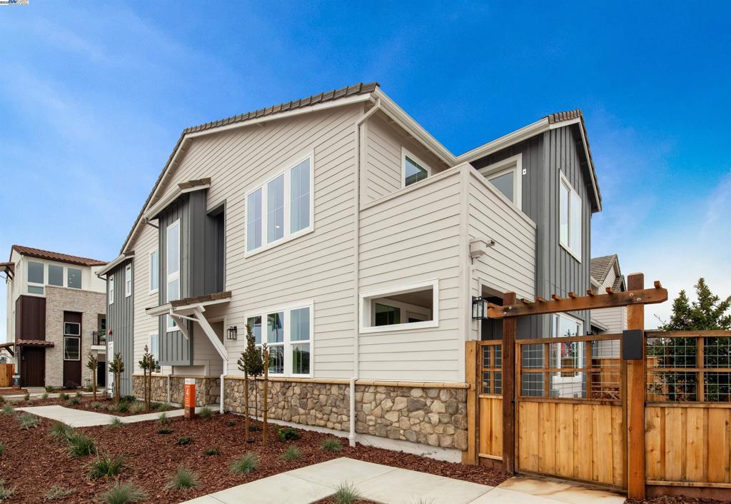 101 Ripple Way #1704