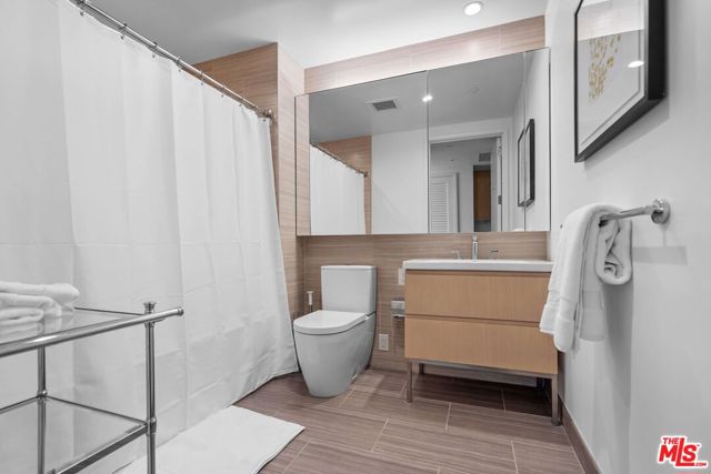 877 Francisco Street, Los Angeles CA: https://media.crmls.org/mediaz/0f835fa0-e37b-4c98-ab65-cdd2987b5170.jpg