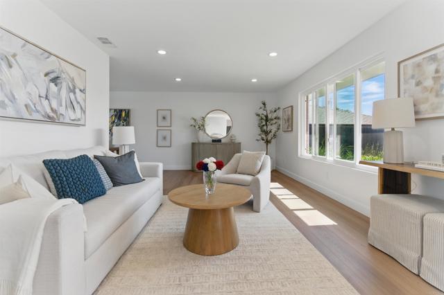 Detail Gallery Image 3 of 10 For 6871 Mewall Dr, San Diego,  CA 92119 - 5 Beds | 3 Baths