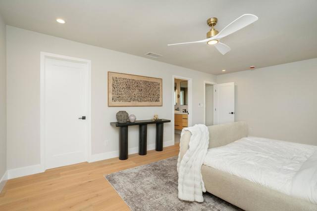 Detail Gallery Image 18 of 31 For 219 W Acacia Ave, El Segundo,  CA 90245 - 4 Beds | 2 Baths