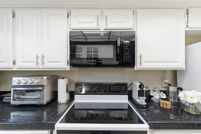 7066 Cypress Point Court, San Jose CA: https://media.crmls.org/mediaz/0f83fb60-bac1-41ed-96a6-af32fe31f470.jpg