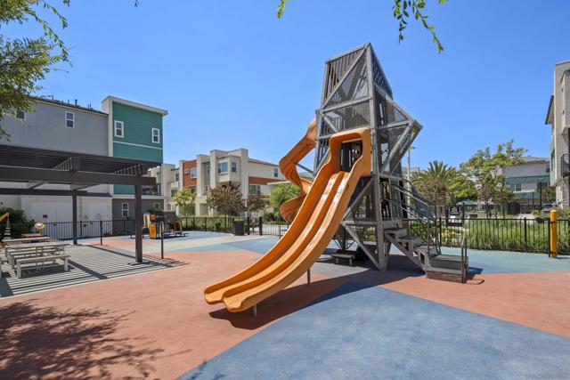 1951 Pavilion Lane, Chula Vista CA: https://media.crmls.org/mediaz/0f844a57-caa8-4999-91f6-36a953aedcf8.jpg