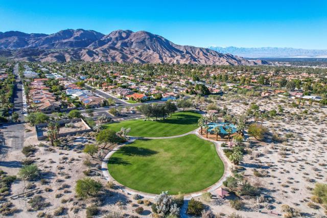 73501 Broken Arrow Trail, Palm Desert CA: https://media.crmls.org/mediaz/0f849497-b891-4329-af2c-9ac56253b657.jpg
