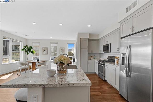 5925 Charlotte Dr, San Jose CA: https://media.crmls.org/mediaz/0f84a9cc-48a8-42b5-97c7-b11dc48f902f.jpg