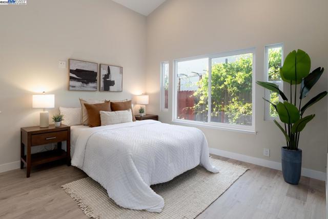 401 Emerson St, Fremont CA: https://media.crmls.org/mediaz/0f866d2d-240f-4768-bda4-9d7d55c0e44d.jpg