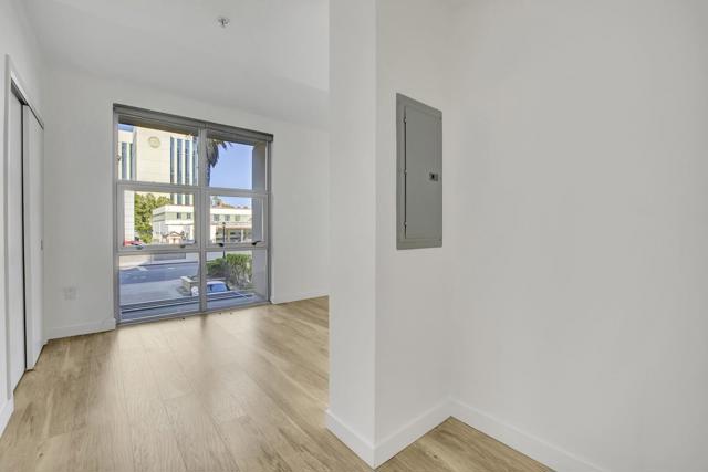 175 W Saint James Street, San Jose CA: https://media.crmls.org/mediaz/0f86897e-a7cb-44dc-bce2-c3c21dee62f7.jpg