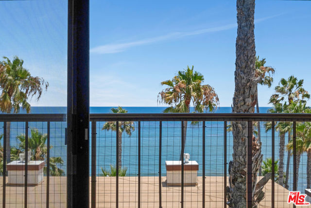 26664 Seagull Way, Malibu CA: https://media.crmls.org/mediaz/0f868f79-e58d-4c28-a16c-a64abad8bb6f.jpg