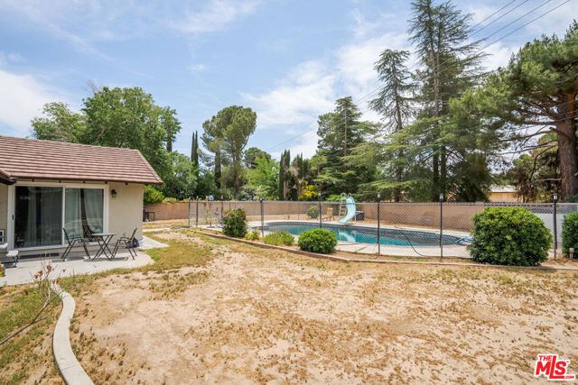 43818 Halcom Avenue, Lancaster CA: https://media.crmls.org/mediaz/0f86a900-7613-43bb-be1d-0a8d9909fa05.jpg