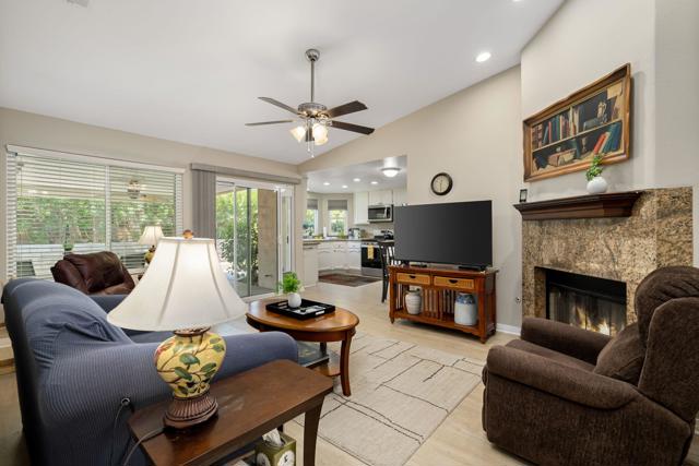 44125 Calico Circle, La Quinta CA: https://media.crmls.org/mediaz/0f86ba81-a70c-4838-b2d9-29ee3c8e4089.jpg