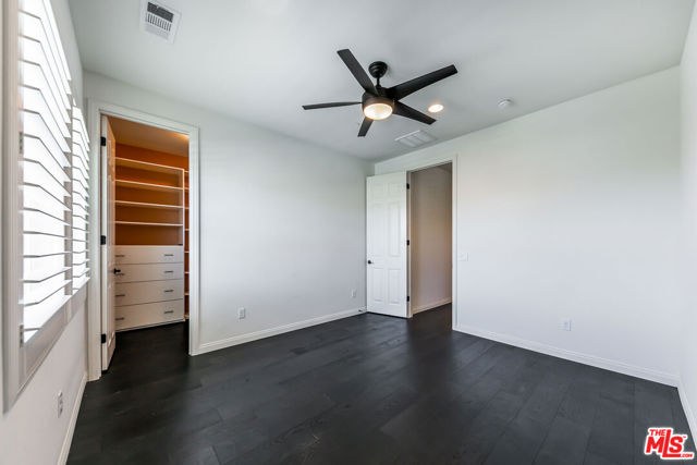 22379 Driftwood Court, Santa Clarita CA: https://media.crmls.org/mediaz/0f86e90d-ab5e-400c-919f-a1b62fcbc0ca.jpg