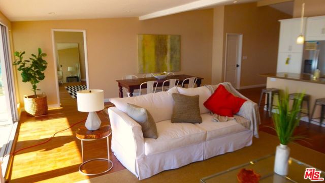 25164 MALIBU Road, Malibu CA: https://media.crmls.org/mediaz/0f87097c-c6e2-4ce6-844c-416611f7e66a.jpg