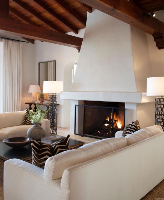 17484 El Vuelo, Rancho Santa Fe CA: https://media.crmls.org/mediaz/0f87b096-ced4-466a-9dfc-e0d82ede15b8.jpg