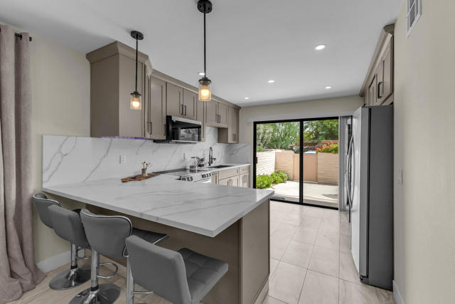 5803 Los Santos Drive #19, Palm Springs, CA 92264